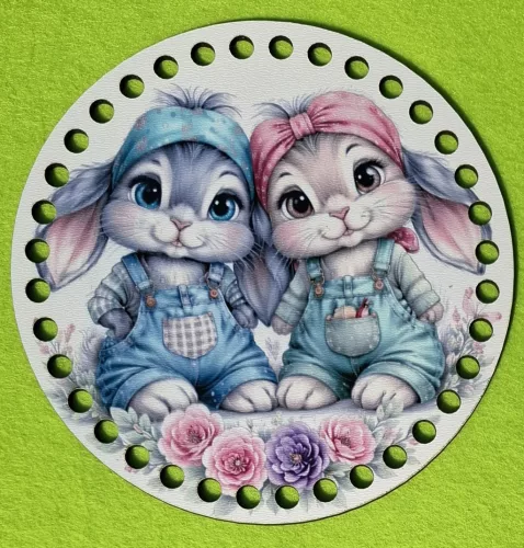 15cm Horgolható nyomtatott fa alap 7mm lyukka Aranyos nyuszipár 	1db	15cm vastagság 2,5mm	