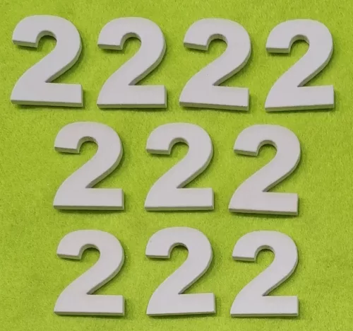 Fehér fa számok 2-es	10 db/csomag	3cm vastagság 3mm