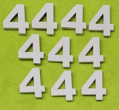 Fehér  fa számok 4 -es	10 db/csomag	3cm vastagság 3mm