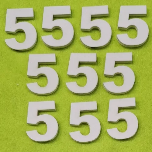 Fehér  fa számok 5-ös	10 db/csomag	3cm vastagság 3mm