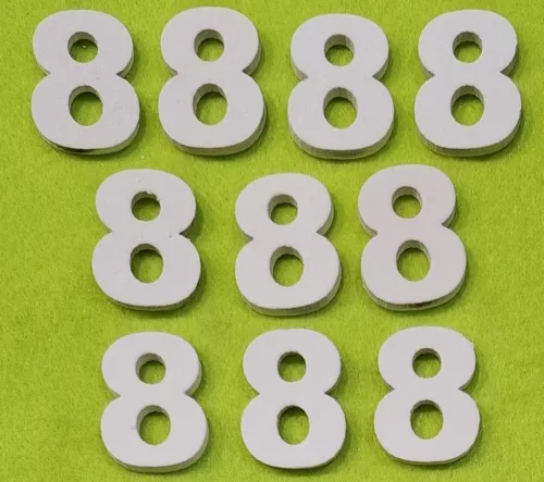 Fehér  fa számok 8-as	10 db/csomag	3cm vastagság 3mm