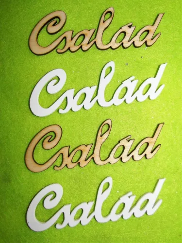 Vegyes színű  fa Család felirat 	4db/csomag	15x6cm  