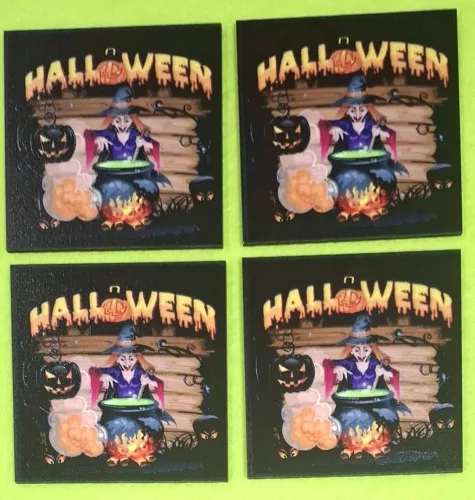 7x7cm Négyzet  Nyomtatott fa   tábla Mérget keverő boszorkány   Halloween felirattal	4db/csomag