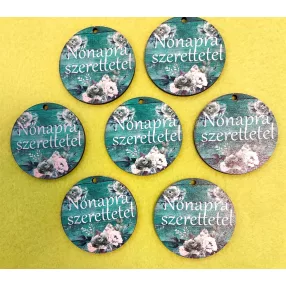   Nyomtatott Fa  Zöld deszkás háttér   Nőnapra szeretettel felirattal	7db/csomag	6cm 