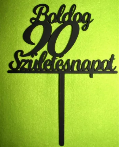  Fekete színű,nyír rétegelt lemez Beszúrós Boldog születésnapot 90-es	1db	13x17cm 