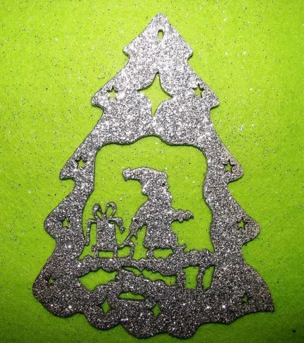 Ezüst csillámos,fa alapú HDF(nem tömörfa)   karácsonyfa dísz fenyő  télapó 	1db/csomag	13x15cm 