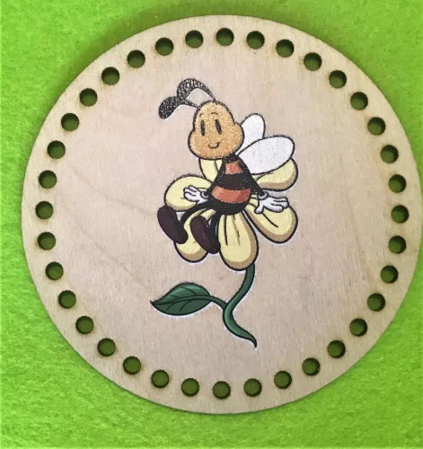 11,3 cm Kerek  Horgolható    Nyomtatott fa    tábla Méhecskés  4,5mm lyukkal	1db	