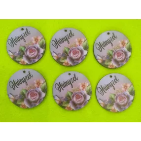    Nyomtatott fa Kör lila háttér  Hiányzol  felirattal	6db/csomag	5cm  