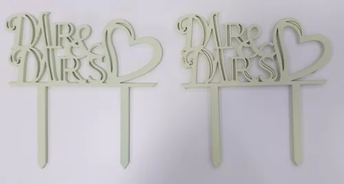   Halványzöld  színű nyír rétegelt lemez  Mr&MRS beszúrós dísz	2db/csomag	11,5x11,5cm vastagság 3mm