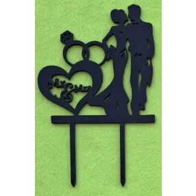    Matt Fekete színű,,nyír rétegelt lemez fa  beszúrós dísz MR & MRS Szíven gyűrűvel  	1db	13x20cm vastagság 3mm	