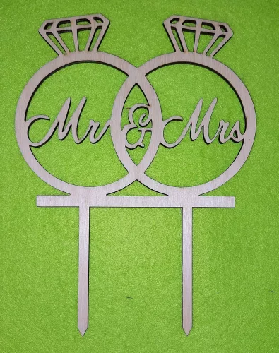 Natúr,nyír rétegelt lemez  beszúrós dísz MR & MRS Gyűrűk 	 	13x17,5cm 