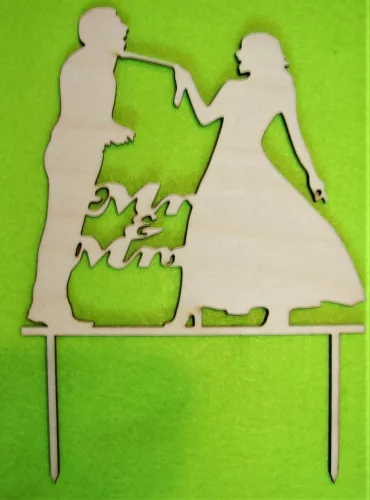 Natúr,nyír rétegelt lemez  beszúrós dísz ,Nyakon csípett vőlegény MR & MRS 	1db	13x18cm vastagság 3mm