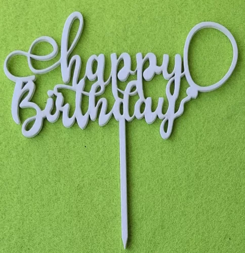 Fehér színű ,fa  alapú HDF(nem tömörfa)   beszúrós dísz   Happy Birthday  lufival 	1db	14x15cm 