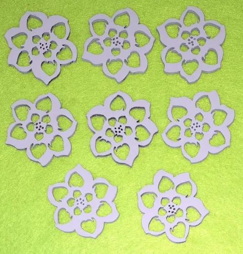 Lila fa virág 5cm 8db/csomag