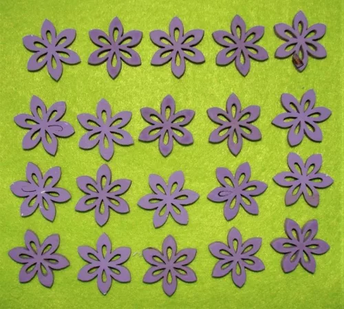 Lila fa színű virág 20db/csomag	2,7x2,5cm 