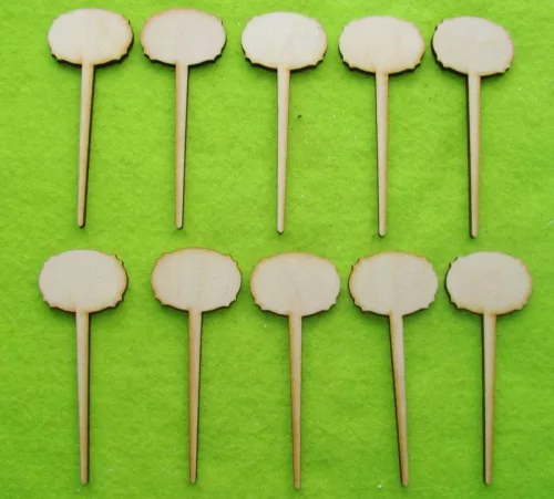 Natúr fa  beszúrós tábla kicsi 8,5x3,5cm 10db/csomag