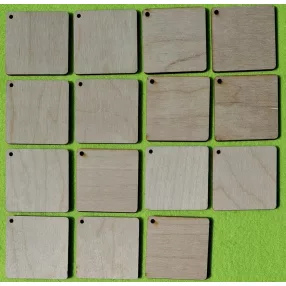 Natúr négyzet kulcstartó  tábla 	15db/csomag	5x5 cm 
