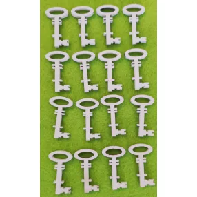  Fehér színű ,fa  alapú HDF(nem tömörfa)   kulcs hagyományos 3,5x2cm16db/csomag