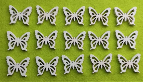 Fehér fa  pillangó 3x2,5cm15db/csomag