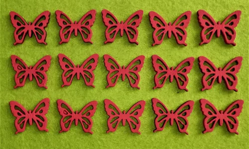 Piros fa  pillangó 3x2,5cm15db/csomag