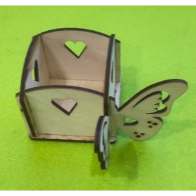    Natúr  Fa Lapra szerelt Pillangós kis doboz	1szett	7x7cm széllesség 6cm magasság 