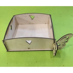    Natúr  Fa Lapra szerelt Pillangós nagy doboz		16x16cm széllesség 6cm magasság 