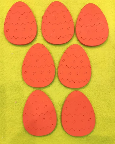 Piros  fa   hímes tojás 4,8x6,4cm  7db/csomag