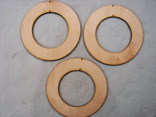 Natúr fa koszorú alap	3db/csomag	15x15cm 