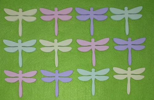 Színes fa szitakötő	12db/csomag	5x6cm  