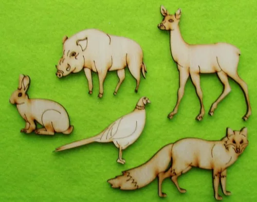 Natúr fa Vadász  állatok 	  1 szett	őzike8,5x6,5róka 10,5x8,5nyúszi4,5x4vad disznó 6,5x5fácán 7,5x4,5 cm 