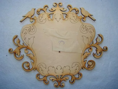 Natúr fa  díszes tábla madárkával 	1db	21x25cm  