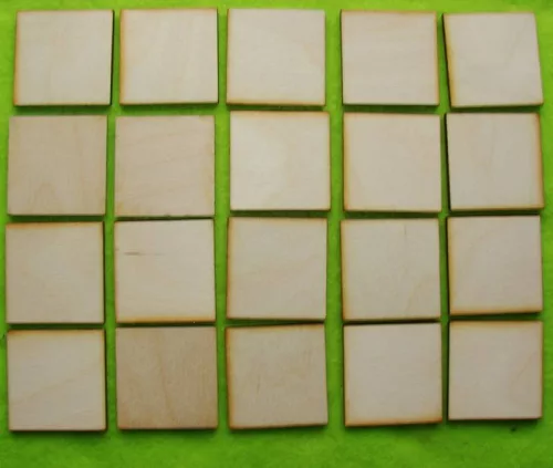 Natúr fa  Négyzet tábla	20db /csomag 	5x5 cm 