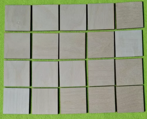 Natúr,nyír rétegelt lemez  Négyzet tábla	20db /csomag 	5x5 cm 