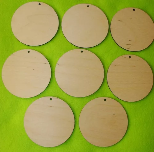 Natúr fa Natúr fa kör lap lyukkal 	 8db/csomag	10cm 