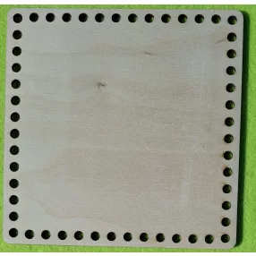   16,5x16,5cm  Natúr,nyír rétegelt lemez Négyzet horgolható fa alap 6mm lyukkal 	1db	