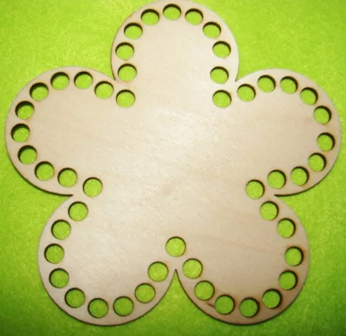 15x15cm Natúr,nyír rétegelt lemez Horgolható fa virág alap   8mm lyukkal	1db	