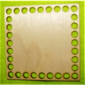   10x10cm  Natúr,nyír rétegelt lemez Horgolható négyzet    8mm lyukkal	1db	