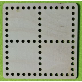   15x15cm  Natúr,nyír rétegelt lemez Horgolható fa Négy felé osztott négyzet 6mm lyukkal	1db	