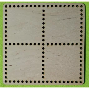   22,5x22,5cm Natúr,nyír rétegelt lemez Horgolható fa Négy felé osztott négyzet 6mm lyukkal	1db	