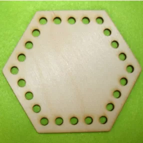   10,5x9,5cm Natúr,nyír rétegelt lemez Horgolható hatszögletű   5,5mm lyukkal	1db	 