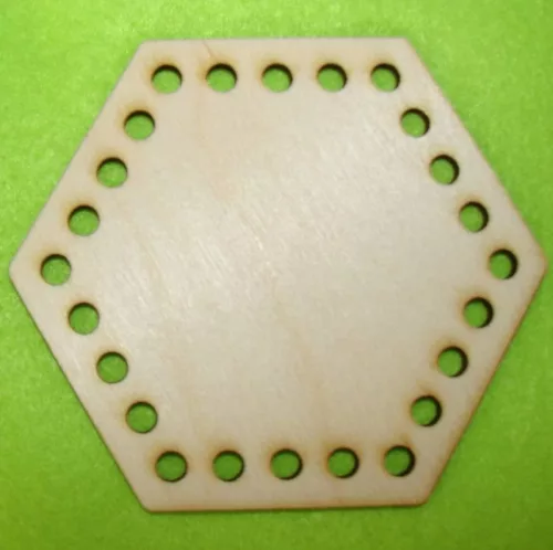 10,5x9,5cm Natúr,nyír rétegelt lemez Horgolható hatszögletű   5,5mm lyukkal	1db	 
