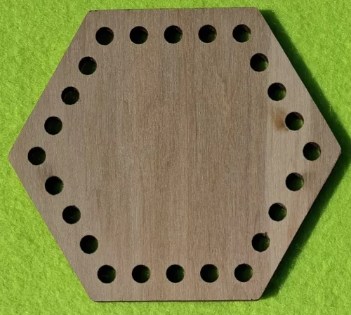 10,5x9,5cm Natúr,nyír rétegelt lemez Horgolható hatszögletű   5,5mm lyukkal	1db	 
