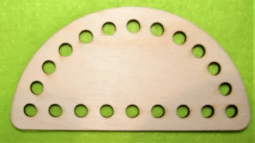 11x5,5cm  Natúr,nyír rétegelt lemez Horgolható félkör   6mm lyukkal	1db	