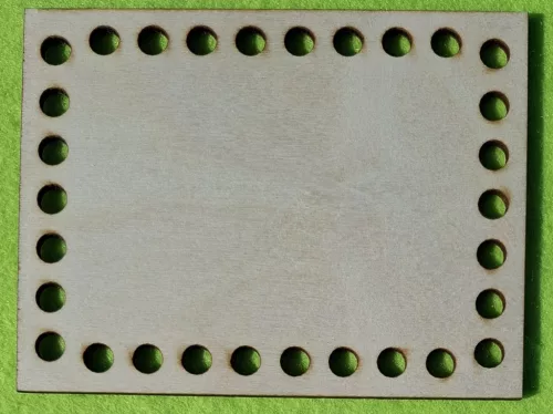 12,5x9,5cm Natúr,nyír rétegelt lemez Horgolható téglalap 7mm lyukkal	1db	