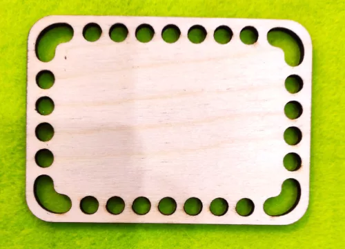 10x7cm  Natúr,nyír rétegelt lemez Horgolható  téglalap  6mm lyukkal	1db	