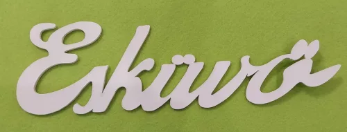 Fehér színű ,fa  alapú HDF(nem tömörfa) esküvő feliratt írott 37x9,5cm 