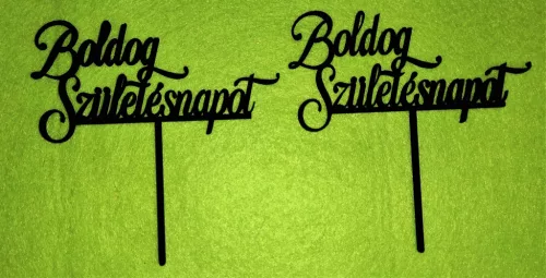 Beszúrós Fekete színű,nyír rétegelt lemez Boldog születésnapot	2 db	10,5x10cm 