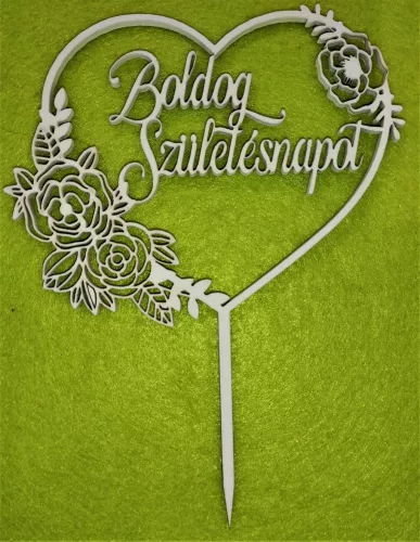 Fehér színű ,fa  alapú HDF(nem tömörfa) Beszúrós szív rózsákkal Boldog születésnapot  felirattal 	1 db	12x16cm 