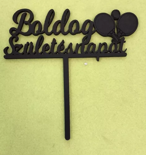  Fekete színű,nyír rétegelt lemez Asztaliteniszes beszúrós dísz Boldog születésnapot felirattal 	1db	15x15cm  