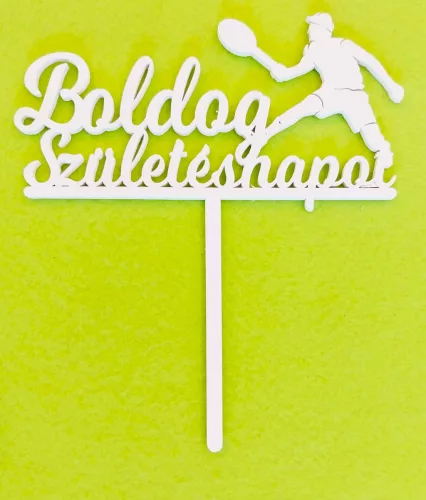 Fehér színű ,fa  alapú HDF(nem tömörfa)  Tenisz fiú  beszúrós dísz Boldog születésnapot felirattal 	1db	16x15cm  